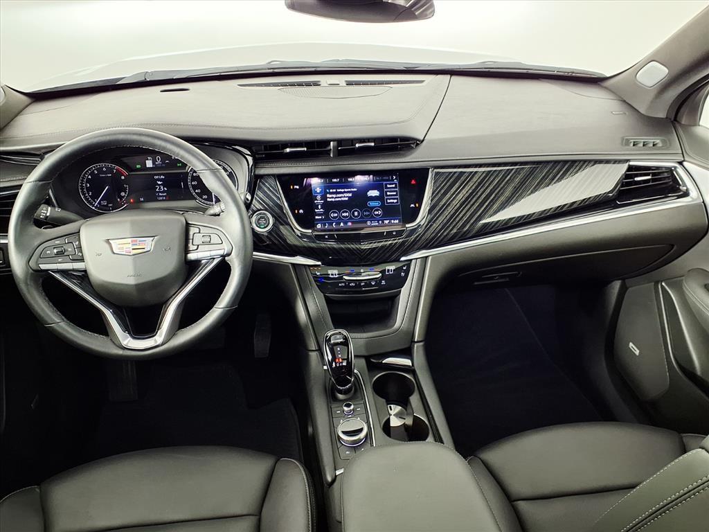 used 2025 Cadillac XT6 car, priced at $50,330
