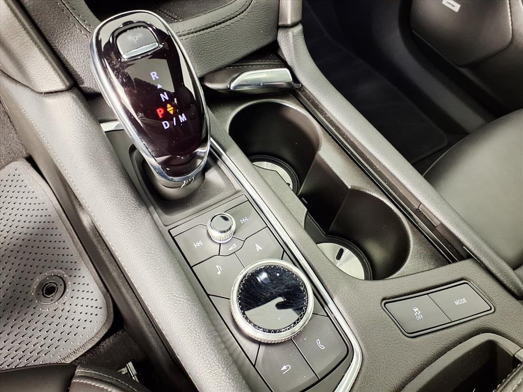 used 2025 Cadillac XT6 car, priced at $50,330