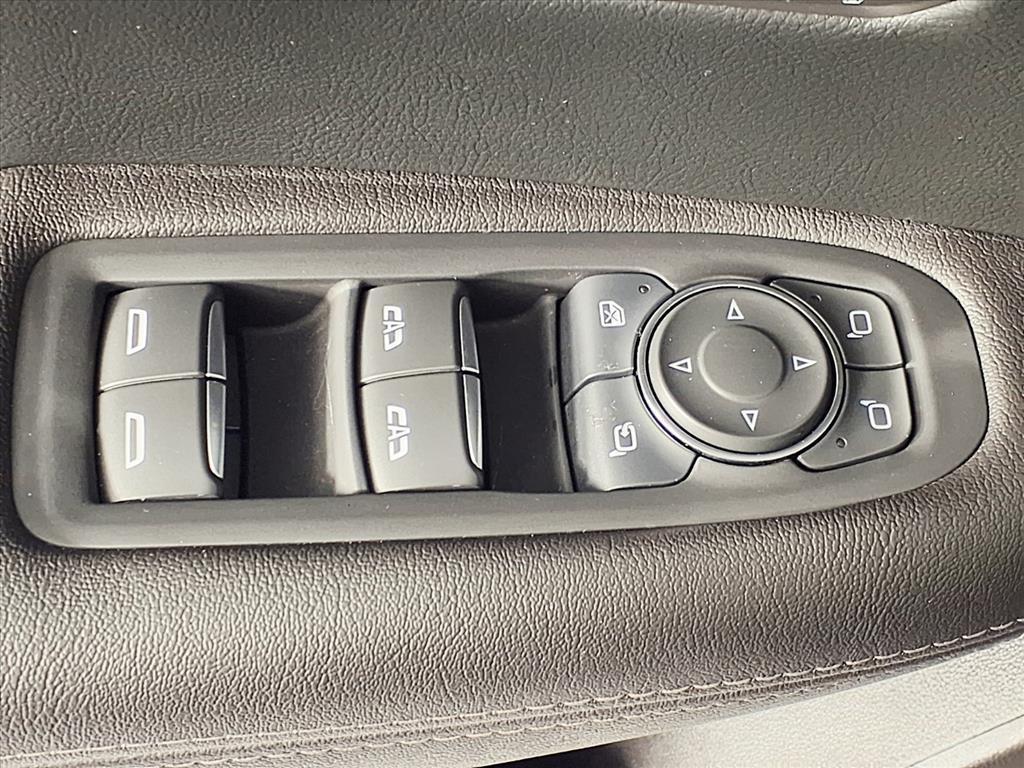 used 2025 Cadillac XT5 car, priced at $41,124