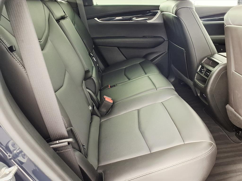 used 2025 Cadillac XT5 car, priced at $41,124