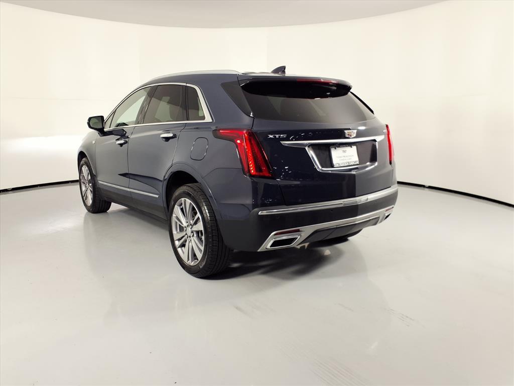 used 2025 Cadillac XT5 car, priced at $41,124