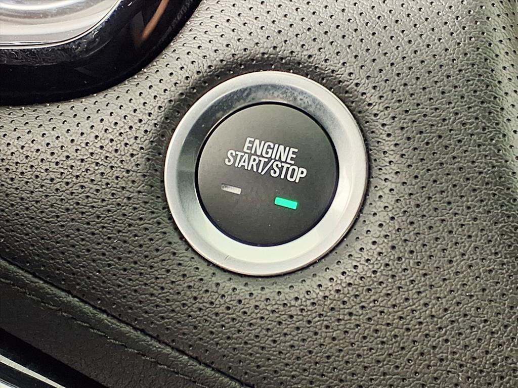 used 2025 Cadillac XT5 car, priced at $41,124