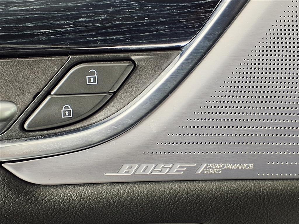 used 2025 Cadillac XT5 car, priced at $41,124