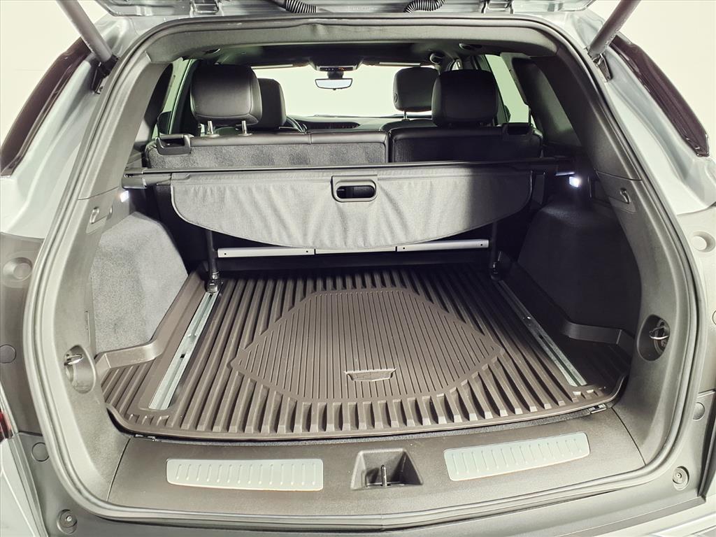 used 2025 Cadillac XT5 car, priced at $46,985