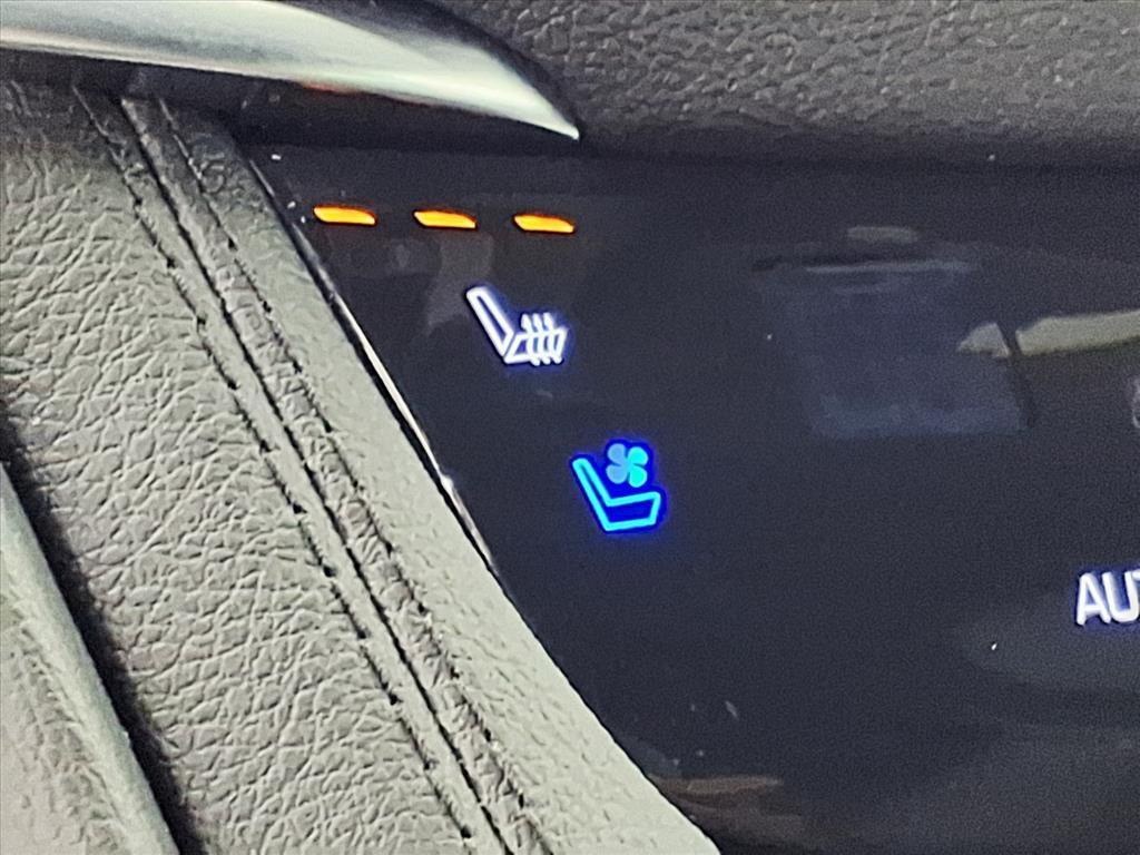 used 2025 Cadillac XT5 car, priced at $46,985