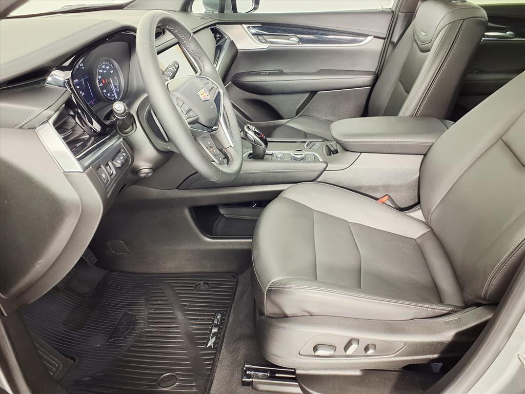 used 2025 Cadillac XT5 car, priced at $46,985