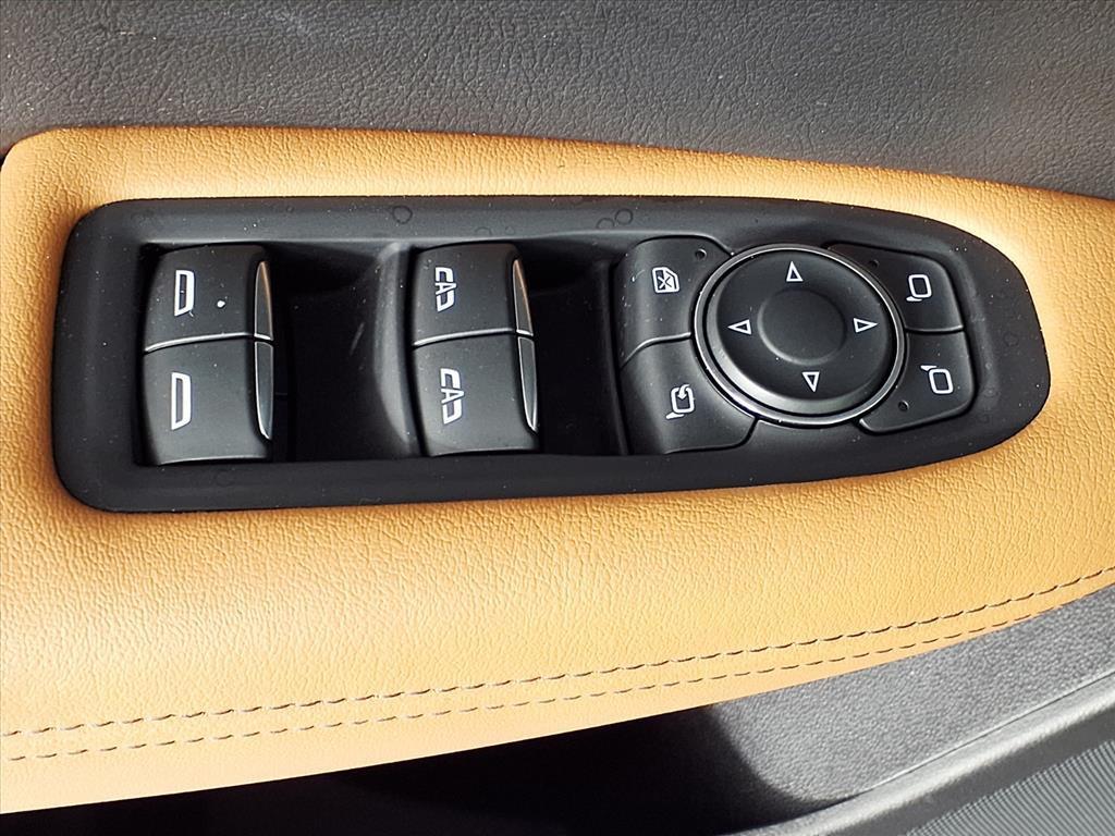 used 2023 Cadillac XT5 car, priced at $30,900