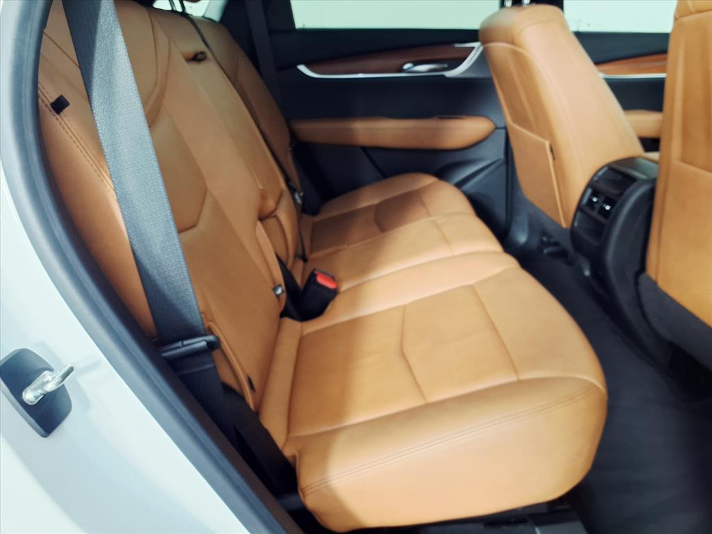 used 2023 Cadillac XT5 car, priced at $30,900