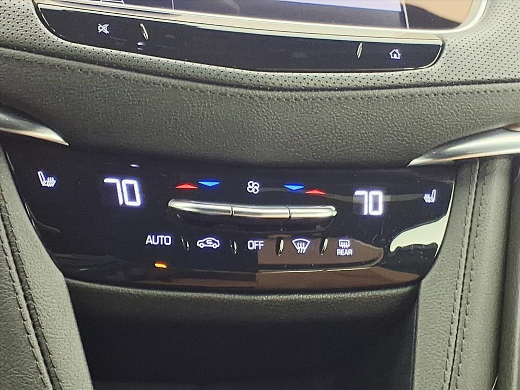 used 2023 Cadillac XT5 car, priced at $30,900