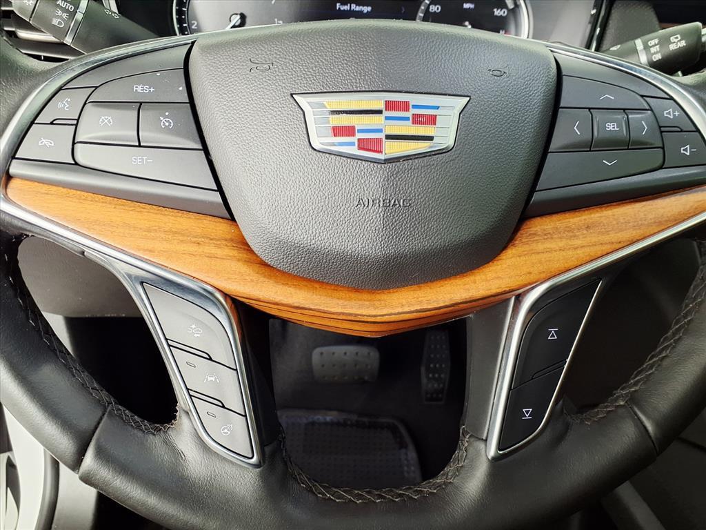 used 2023 Cadillac XT5 car, priced at $30,900