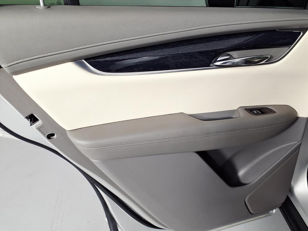 used 2020 Cadillac XT6 car, priced at $31,997