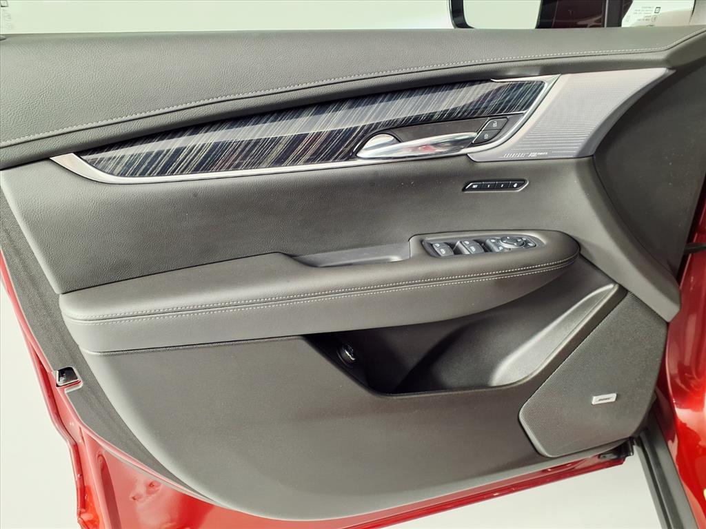 used 2024 Cadillac XT6 car, priced at $40,999