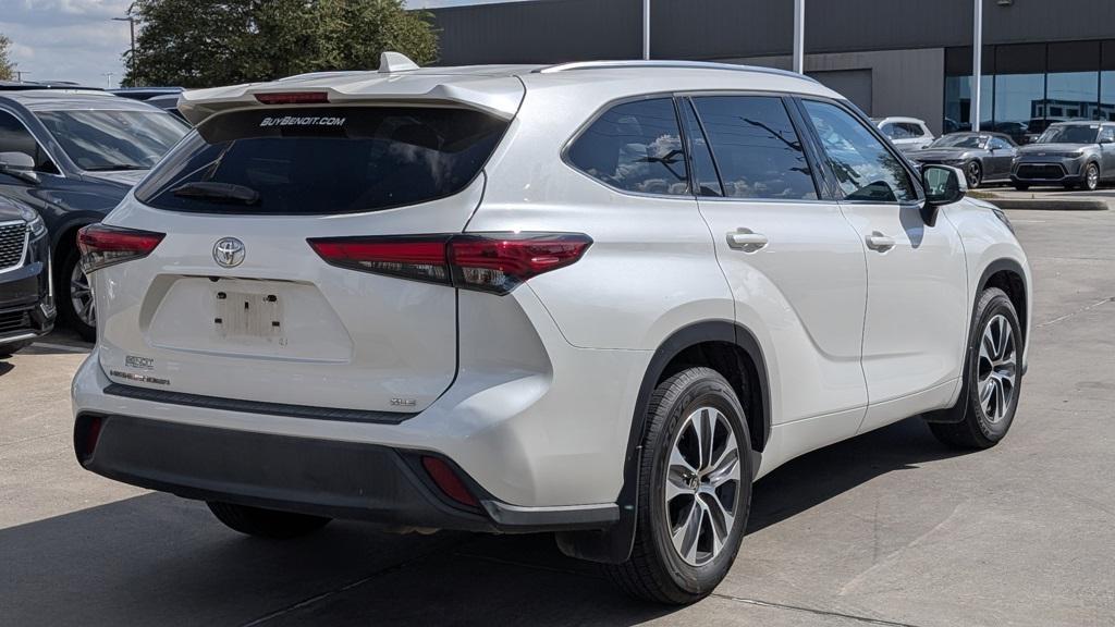 used 2021 Toyota Highlander car, priced at $32,995