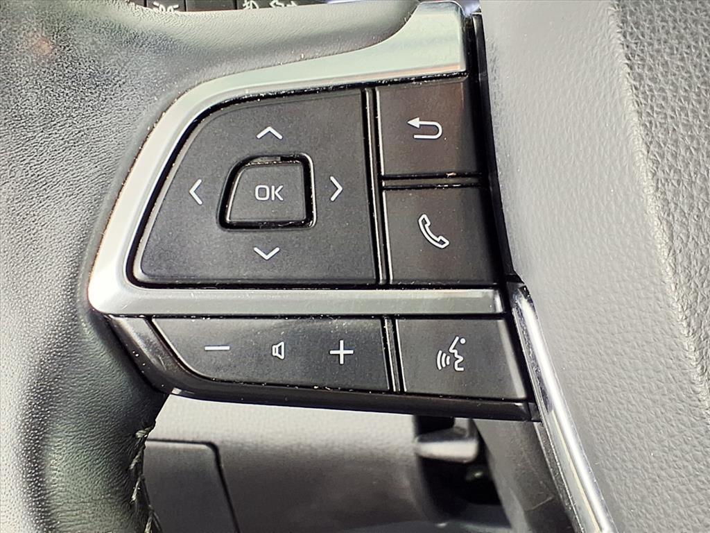 used 2021 Toyota Highlander car, priced at $28,431