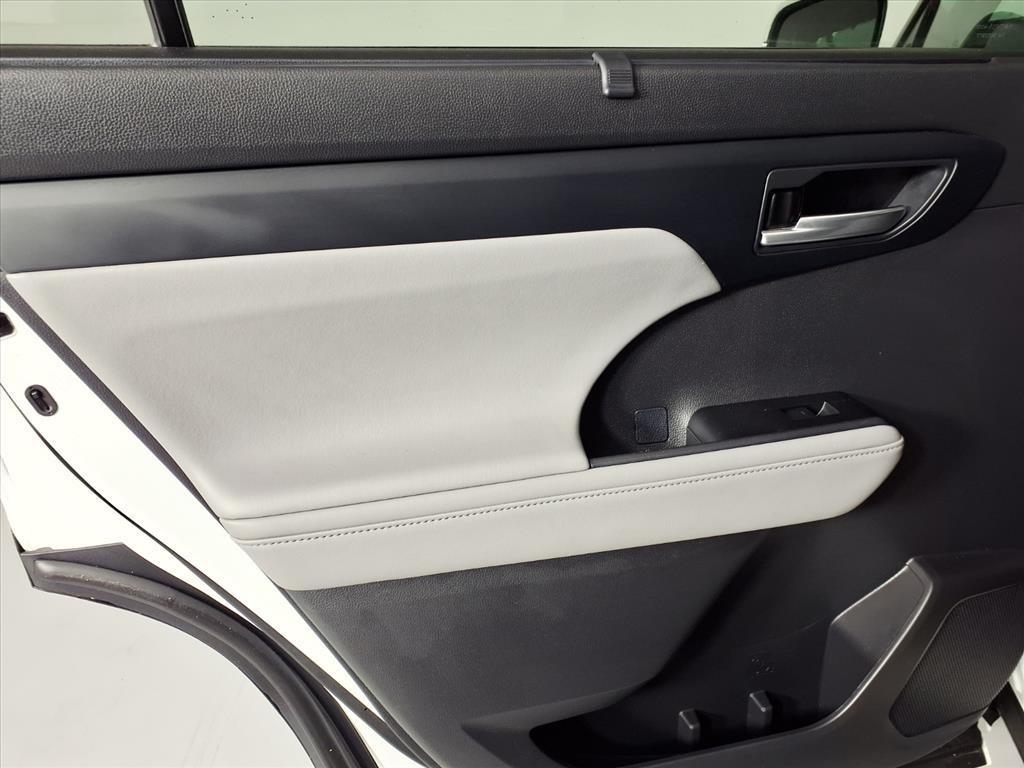 used 2021 Toyota Highlander car, priced at $28,431