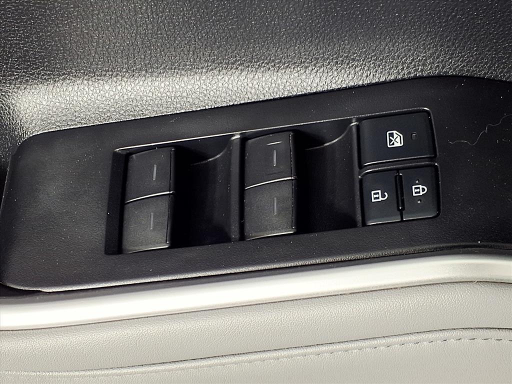 used 2021 Toyota Highlander car, priced at $28,431