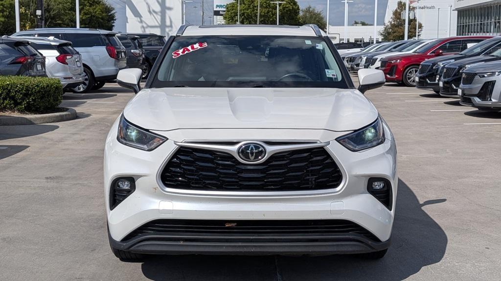 used 2021 Toyota Highlander car, priced at $32,995