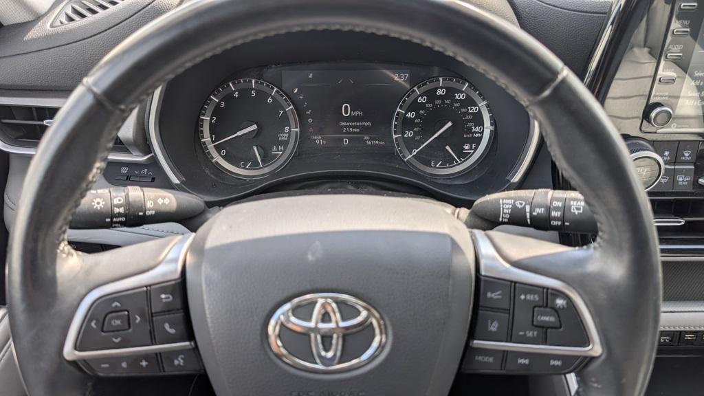 used 2021 Toyota Highlander car, priced at $32,995