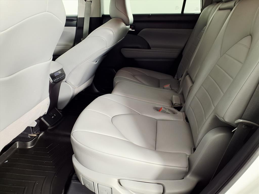 used 2021 Toyota Highlander car, priced at $28,431