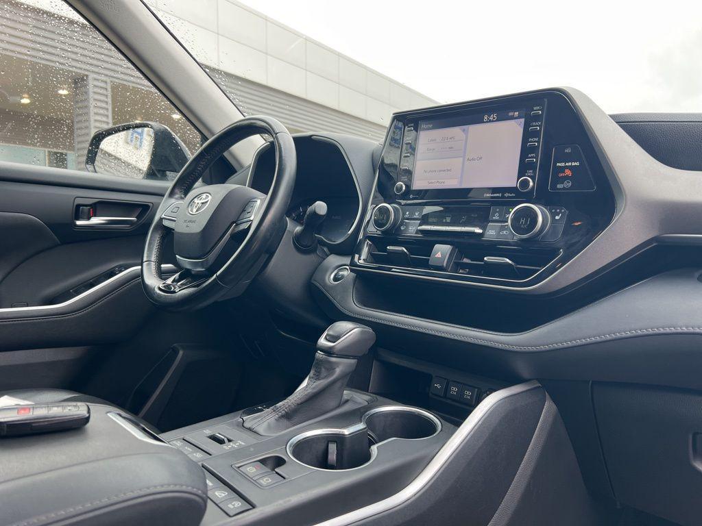 used 2020 Toyota Highlander car, priced at $26,178