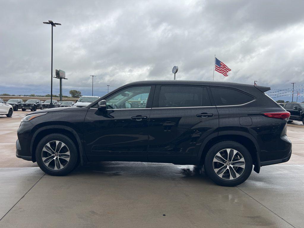 used 2020 Toyota Highlander car, priced at $26,178