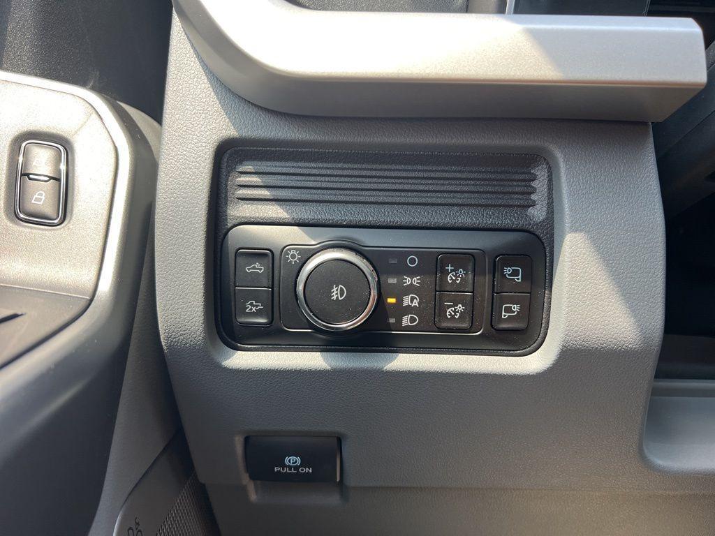 new 2025 Ford F-250 car, priced at $75,376