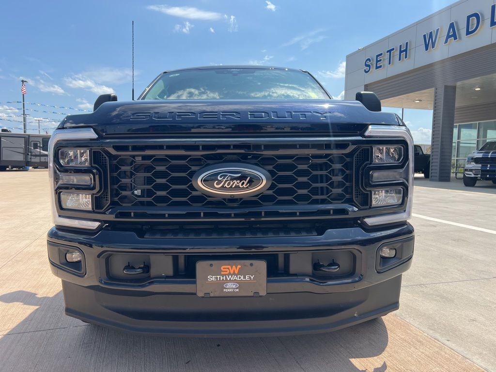 new 2025 Ford F-250 car, priced at $75,376