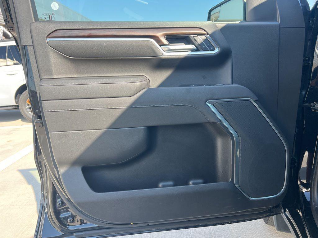 used 2025 GMC Sierra 1500 car, priced at $48,528