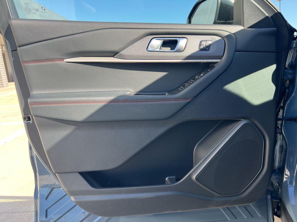 new 2025 Ford Explorer car, priced at $47,956