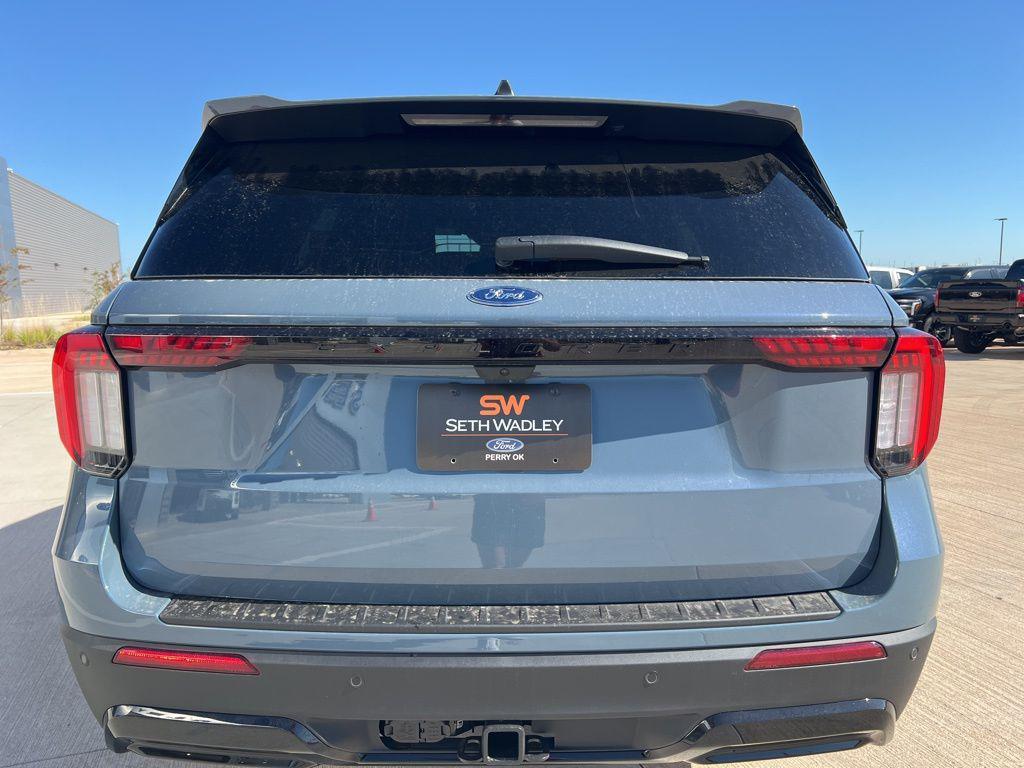 new 2025 Ford Explorer car, priced at $47,956