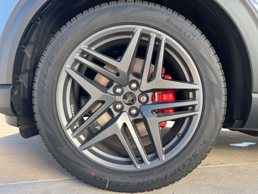 new 2025 Ford Explorer car, priced at $47,956