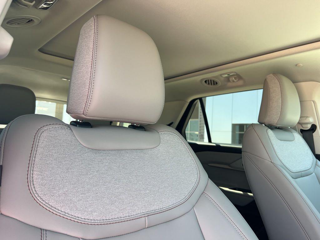 new 2025 Ford Explorer car, priced at $49,627