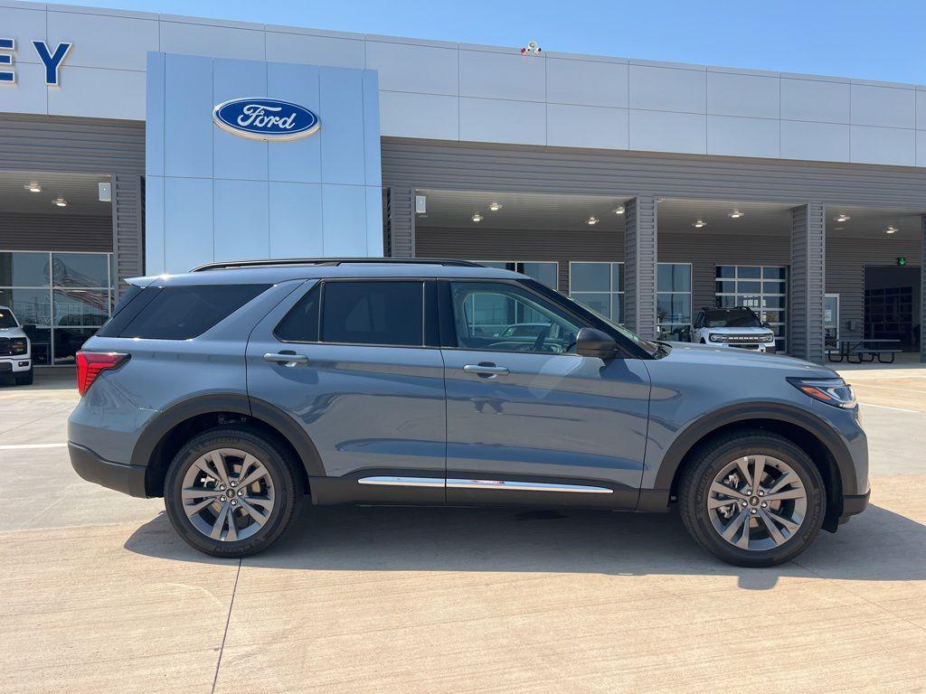 new 2025 Ford Explorer car, priced at $49,627