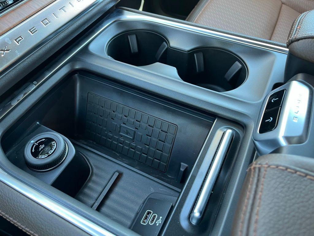 new 2025 Ford Expedition car, priced at $84,986