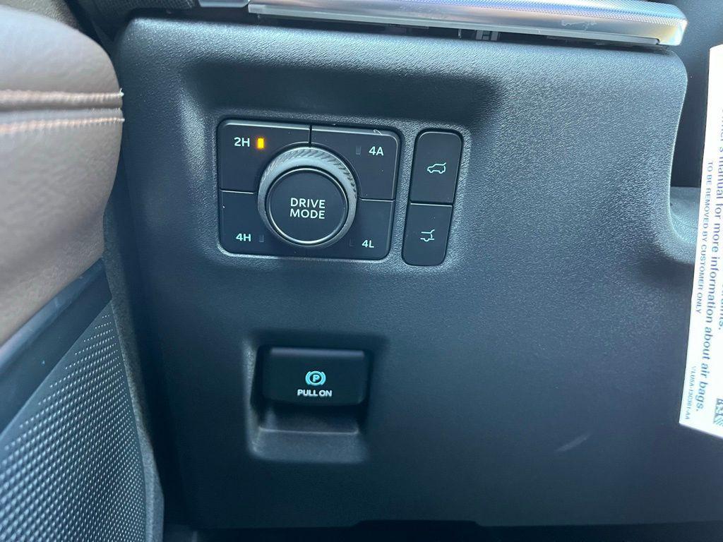 new 2025 Ford Expedition car, priced at $84,986