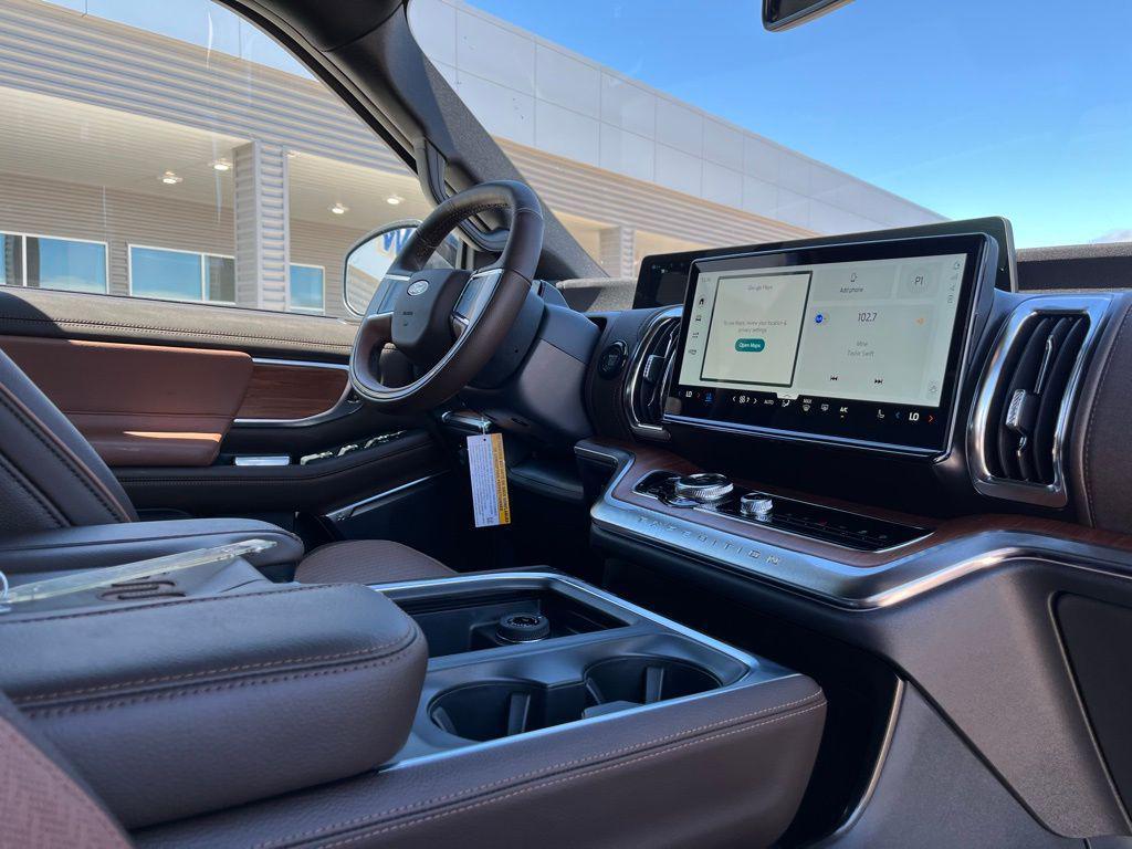 new 2025 Ford Expedition car, priced at $84,986