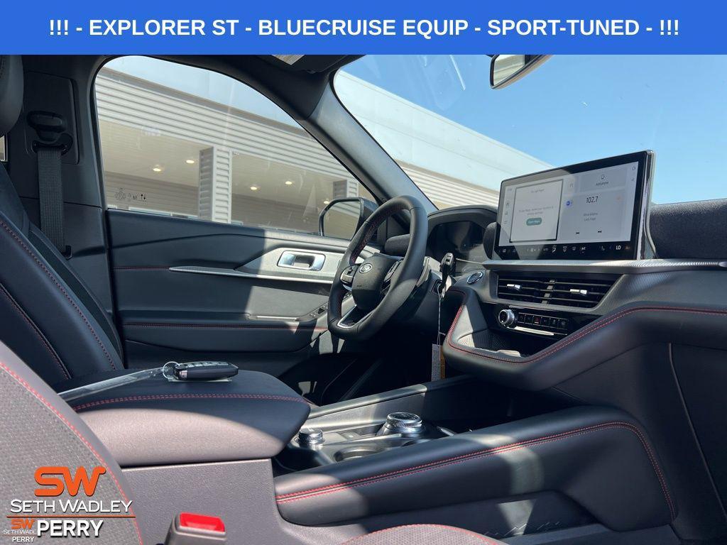 new 2025 Ford Explorer car, priced at $53,894