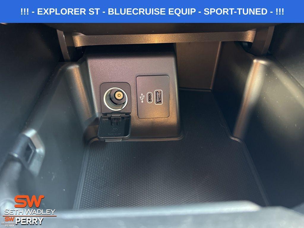 new 2025 Ford Explorer car, priced at $53,894