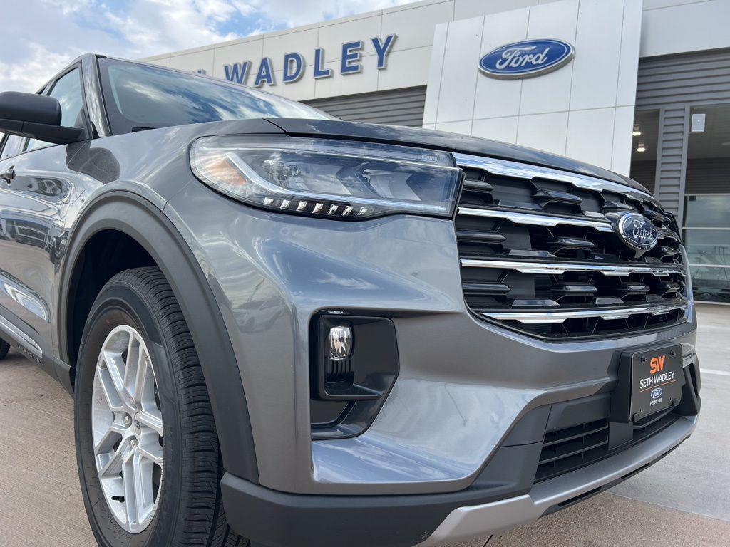new 2025 Ford Explorer car, priced at $43,335