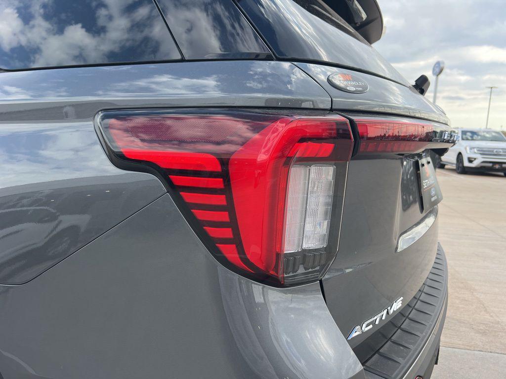 new 2025 Ford Explorer car, priced at $43,335