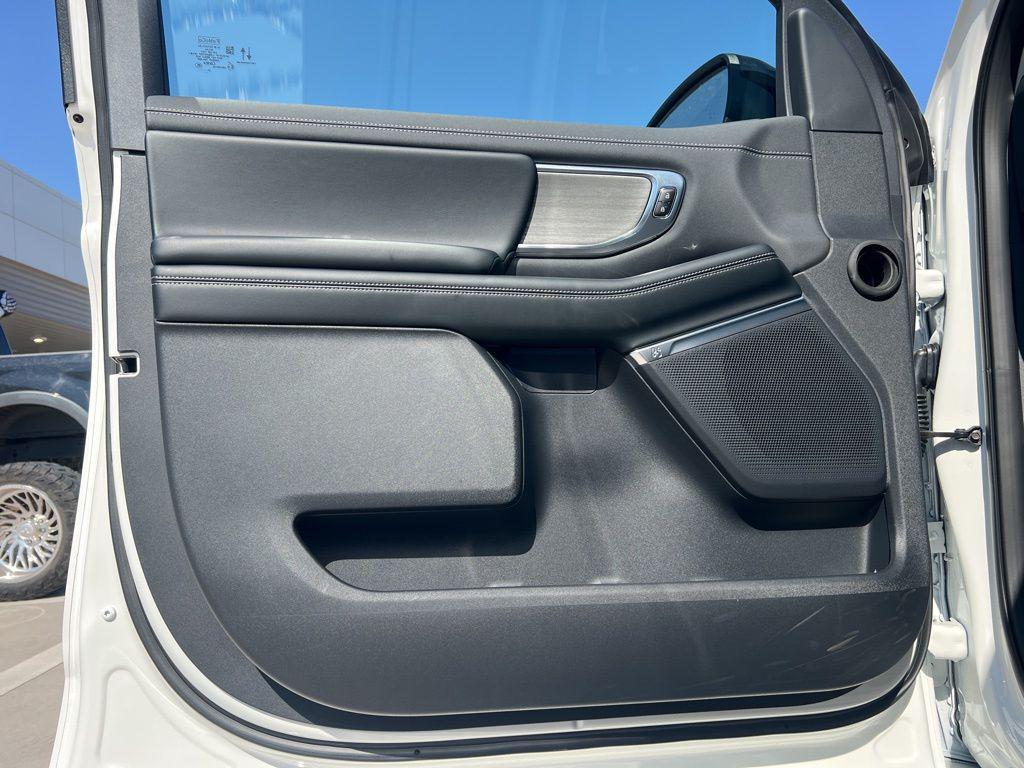 new 2025 Ford Expedition car, priced at $81,495