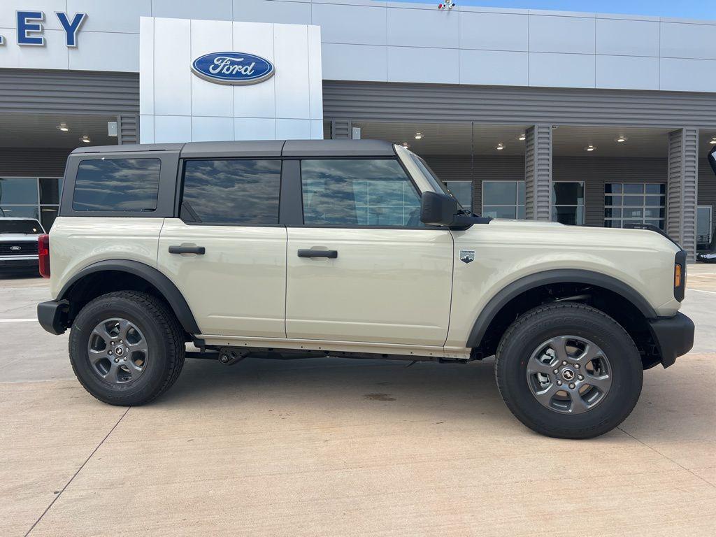 new 2025 Ford Bronco car, priced at $45,523