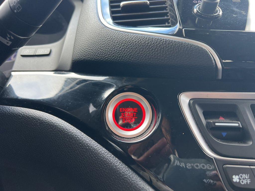 used 2022 Honda Pilot car, priced at $32,287