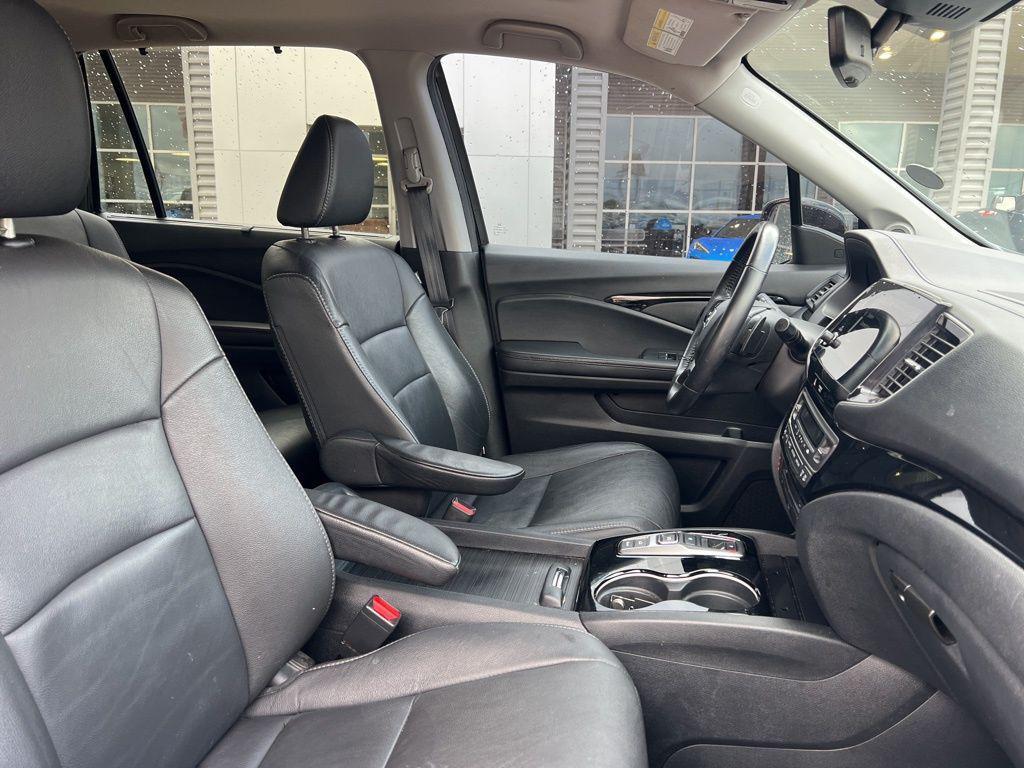 used 2022 Honda Pilot car, priced at $32,287