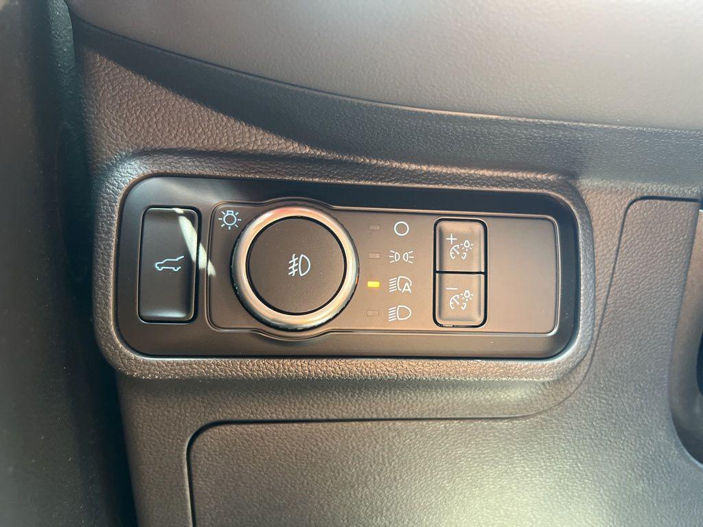 new 2025 Ford Explorer car, priced at $45,501