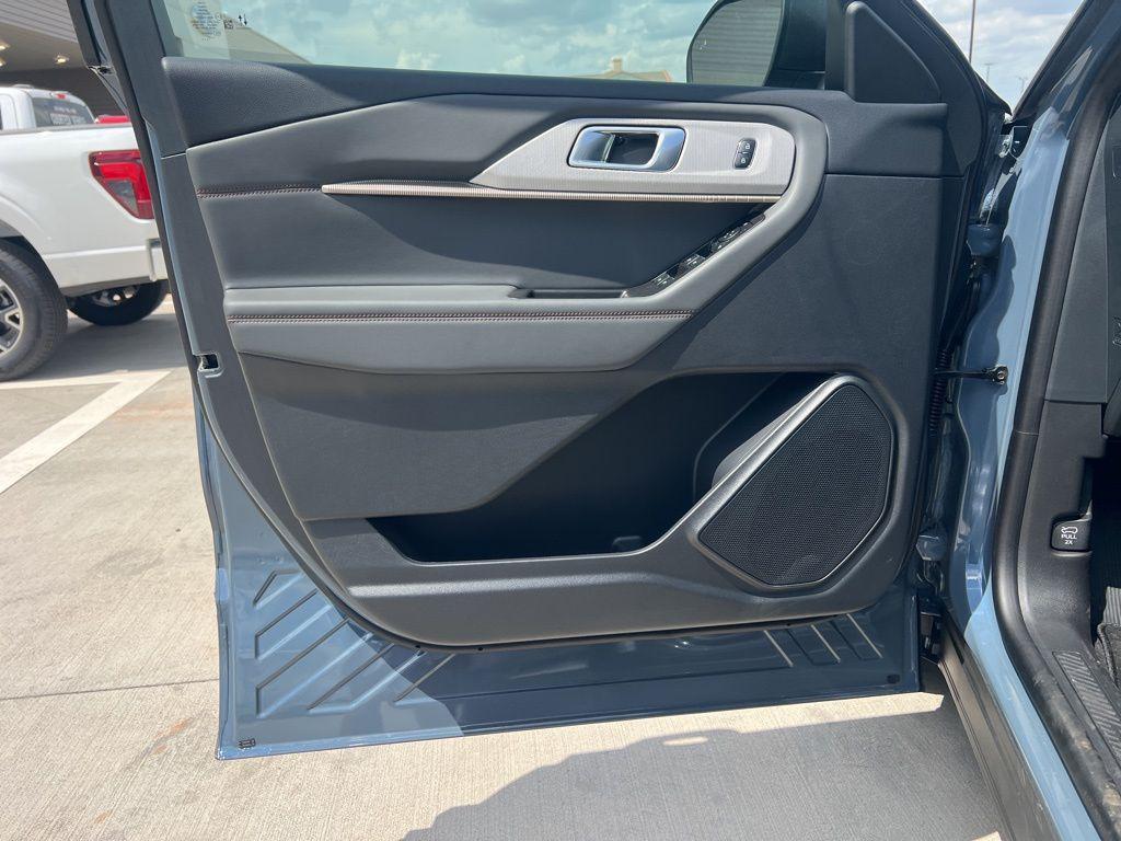 new 2025 Ford Explorer car, priced at $45,501