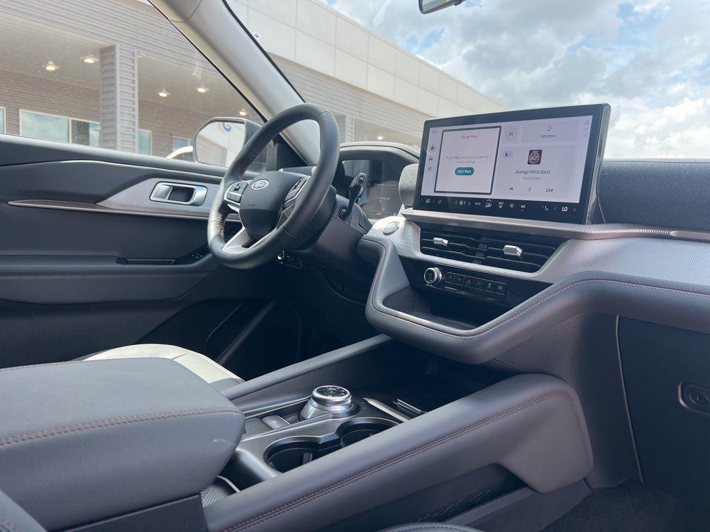 new 2025 Ford Explorer car, priced at $45,501