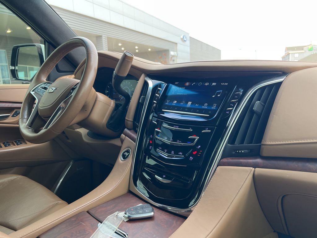 used 2017 Cadillac Escalade ESV car, priced at $28,988