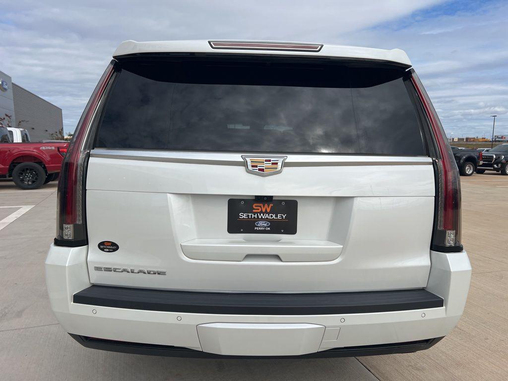 used 2017 Cadillac Escalade ESV car, priced at $28,988