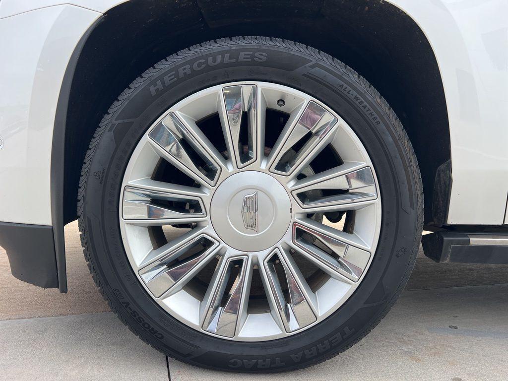 used 2017 Cadillac Escalade ESV car, priced at $28,988